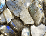 La Labradorite, ses bienfaits et vertus - Inès & Zoé