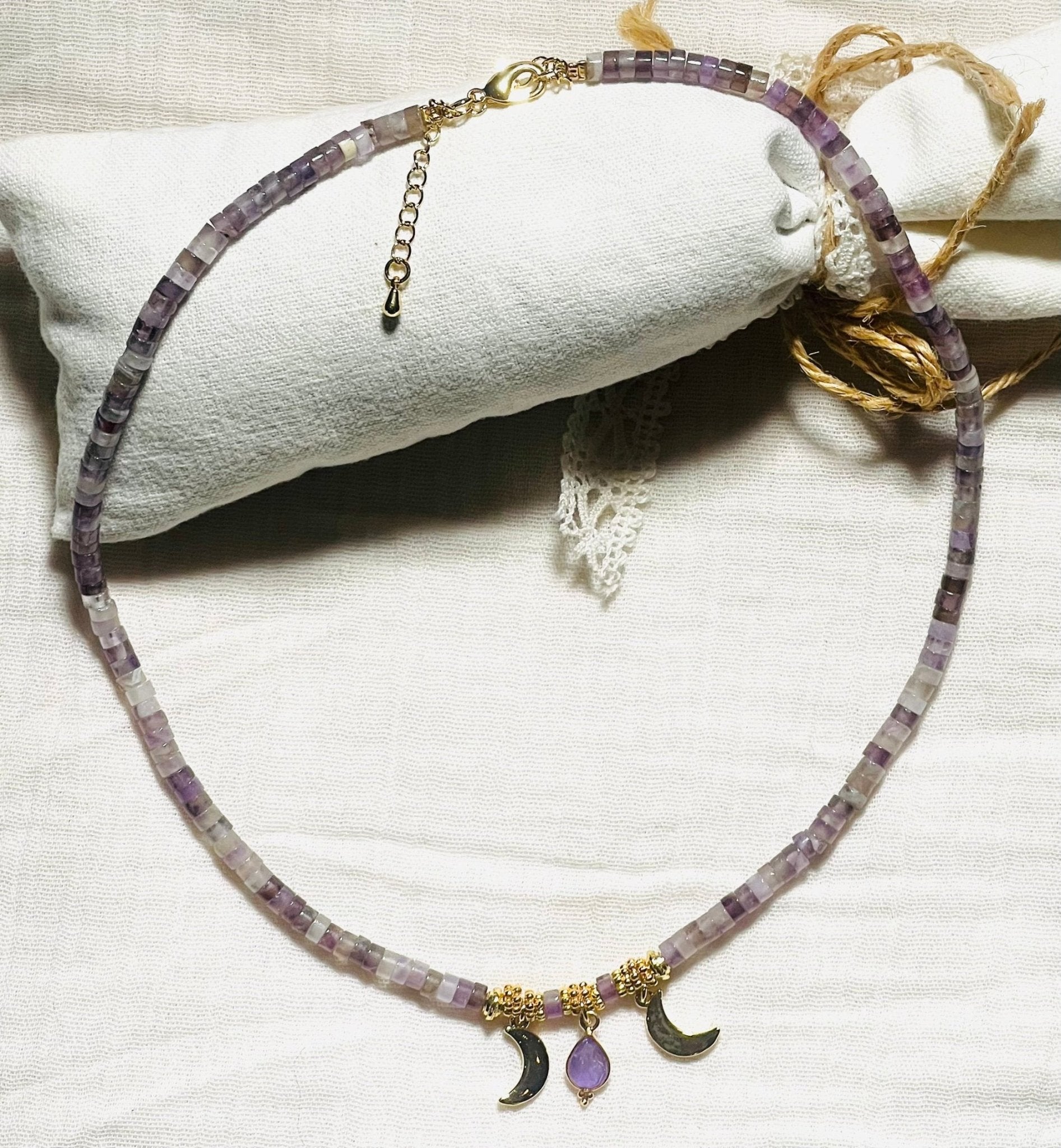 ANJALI collier plaqué or avec Pierres semi - précieuses Améthyste. - Inès & Zoé