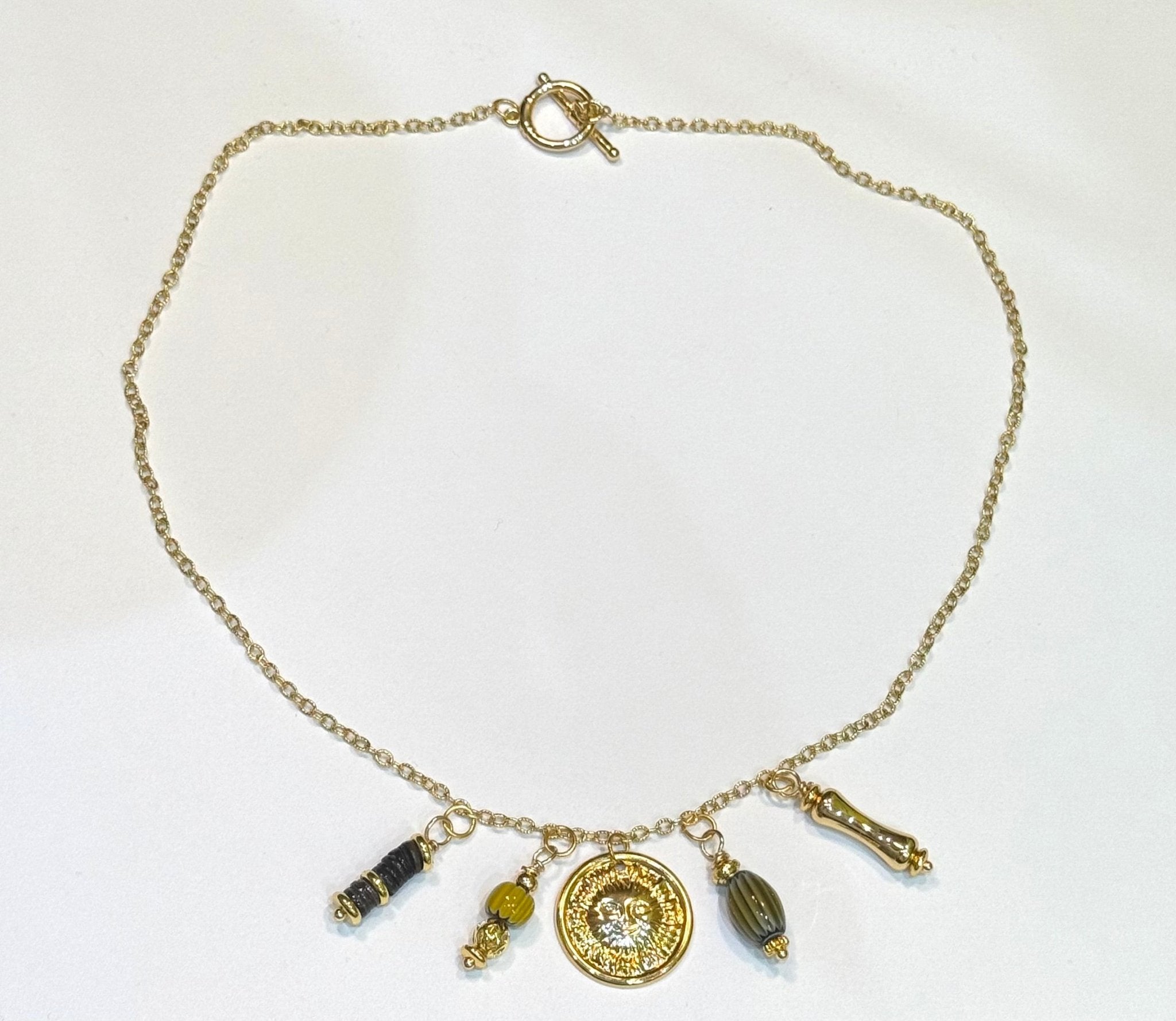 Collier Hari – Charms plaqué or et perles vintage - Inès & Zoé