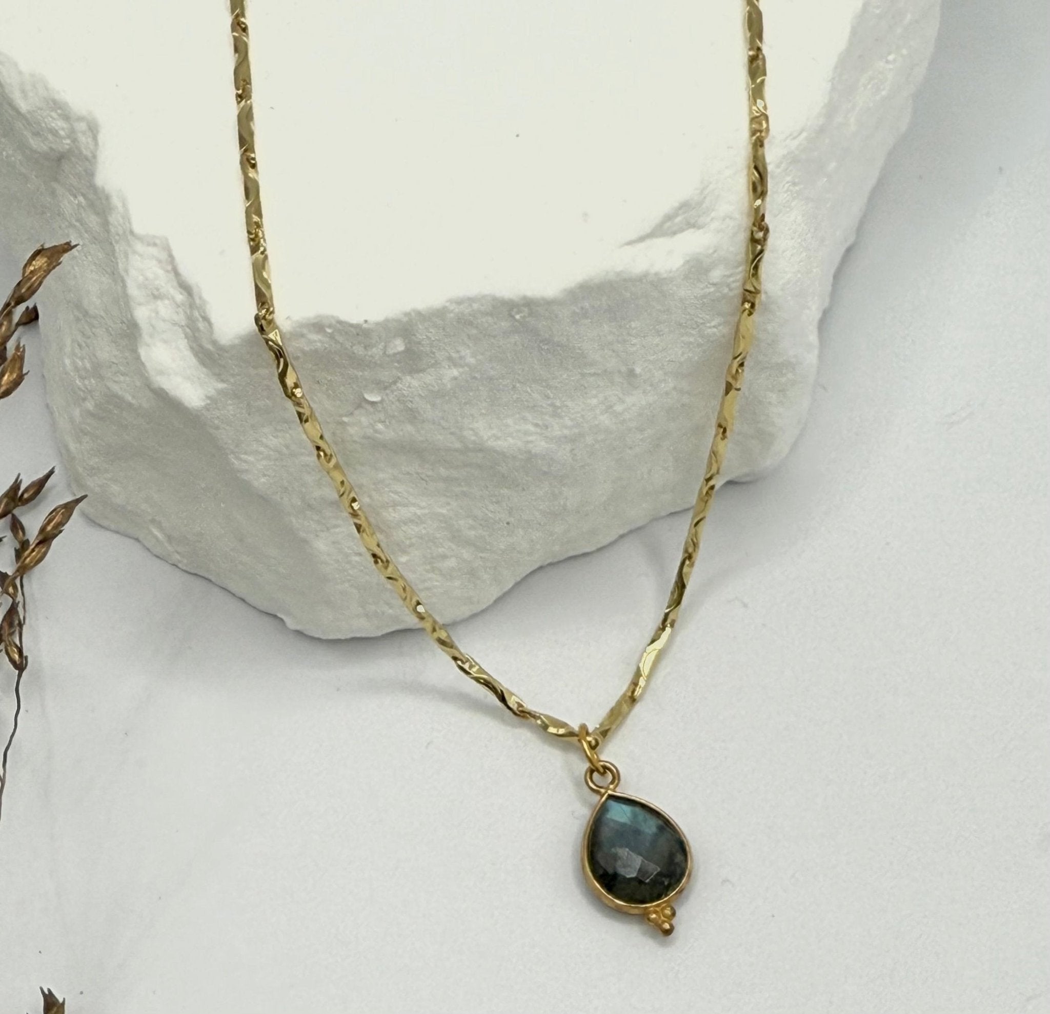 DEV Collier plaqué or et Labradorite. - Inès & Zoé